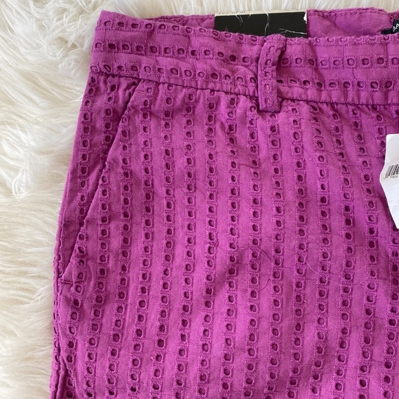 Banana Republic Tailored Eyelet Shorts 4 1/2 Inch - Picture 4 of 8